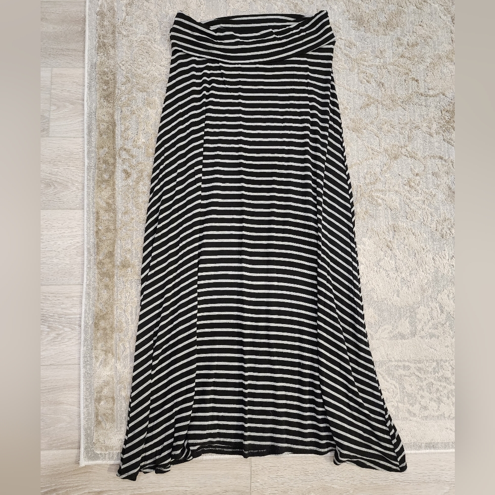 Gray & Black Denvery Hayes Maxi Skirt Size M